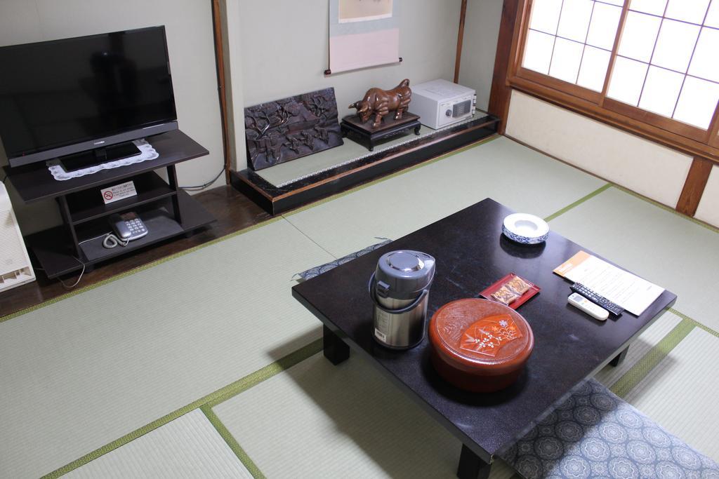 Kinokuniya Ryokan Fujisawa Zimmer foto