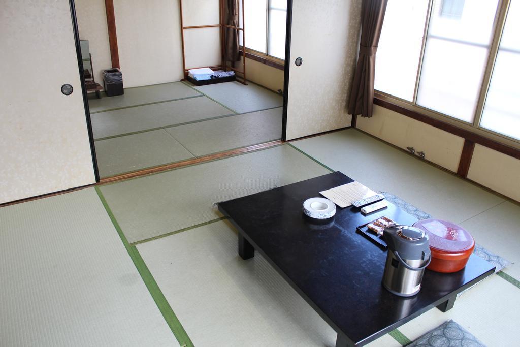 Kinokuniya Ryokan Fujisawa Zimmer foto